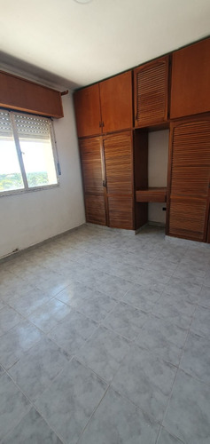 Venta De Departamento 2 Dormitorios Con Cochera Zona Parque.