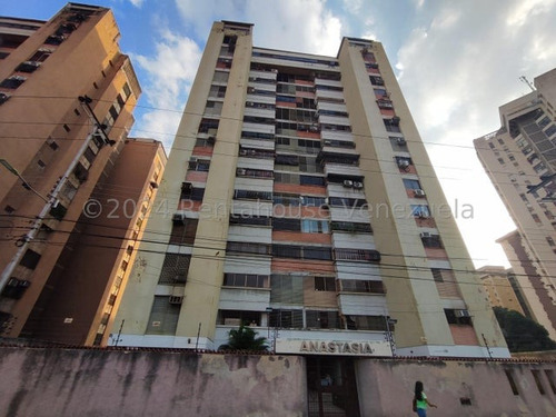 Apartamento En Venta En Urbanizacion El Centro 24-16973 Mvs
