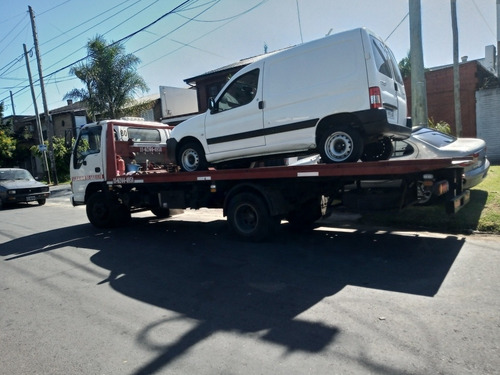 Grúa Auxilio Traslado De Vehículos Y Maquinarias