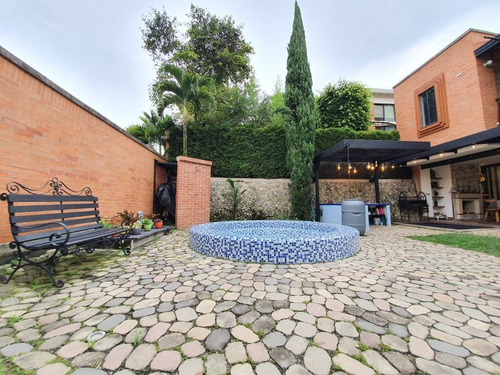 Imagen 2 de 14 de Venta De Casa En El Poblado Cerca A La Universidad Ces