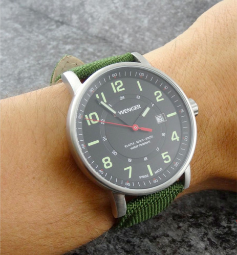 Imagen 5 de 8 de Reloj Wenger Attitude Correa Nylon Verde