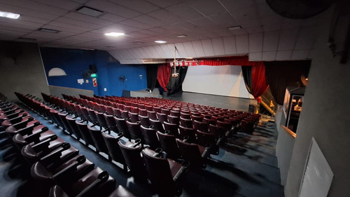 Cine / Teatro De Santos Lugares