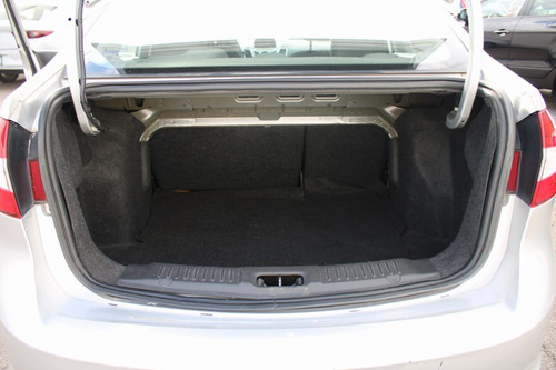 Imagen 8 de 9 de Ford Fiesta 2013 1.6 Se 5vel Sedan Mt
