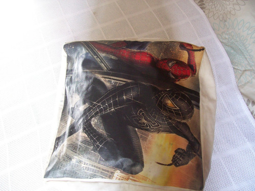 Imagen 7 de 9 de Puff Almohadon Vinilico Cuadrado Del Hombre Araña