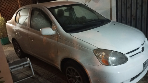 Toyota Yaris 2004, 370170 Km. Con Detalles Por El Año
