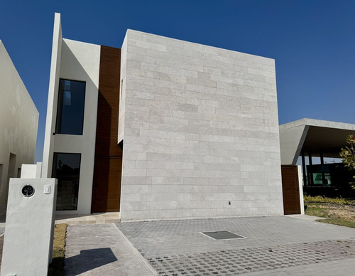 Vive Con Estilo, Cluster Con Alberca- Velasur