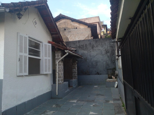 Casa 2 Qts Próximo A Praça Pasteur