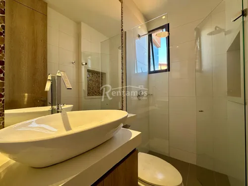 Casa En Arriendo En Loma Del Atravesado. Cod A776184