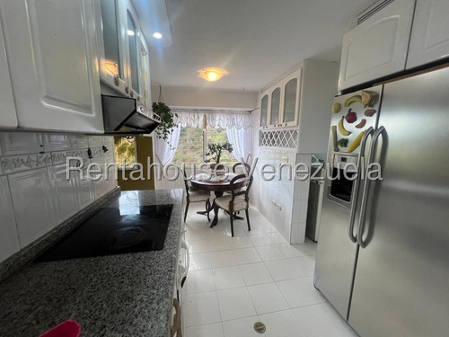 Ss: Vende Apartamento 25-17222 En Las Esmeraldas De 192,22 M2, 3h/4b/2pe2