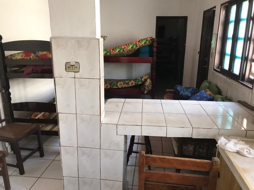 Imagem 7 de 10 de Casa Com 2 Quartos, 3 Banheiros E À 310m Do Mar Em Mongaguá, Sp. Aceita Financiamento Bancário.