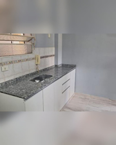 Venta Departamento 2 Dorm, Av Belgrano 3400 ( Esq Castro Barros)