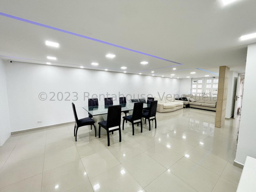 Casa Remodelada En Venta En Macaracuay Caracas Parrillera Psicina 3 Plantas Terraza Privada