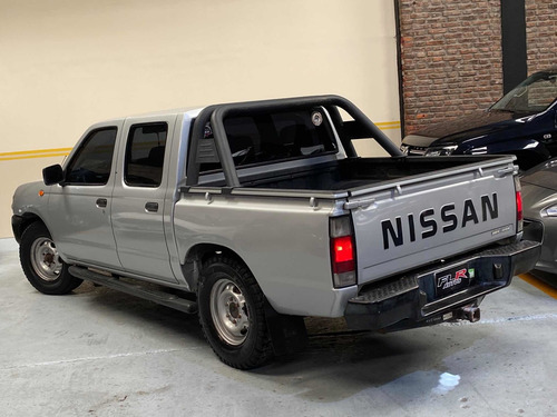 Nissan Np300 2.5 Cabina Doble 133cv 4x2 2010