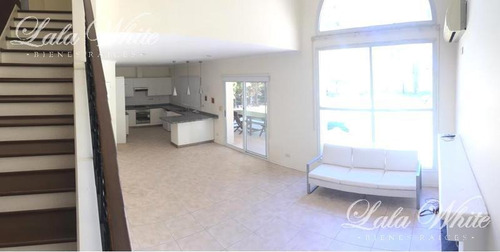 Imagen 9 de 28 de Venta - Casa En Saint Thomas Sur