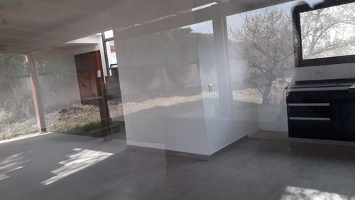 Casa De 3 Dormitorios En Venta En La Estanzuela La Calera