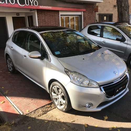 Imagen 2 de 9 de Peugeot 208