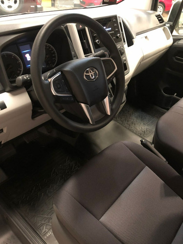 Imagen 8 de 25 de Toyota Hiace L2 H2 2.8 At 2022 / 0km Entrega Inmediata