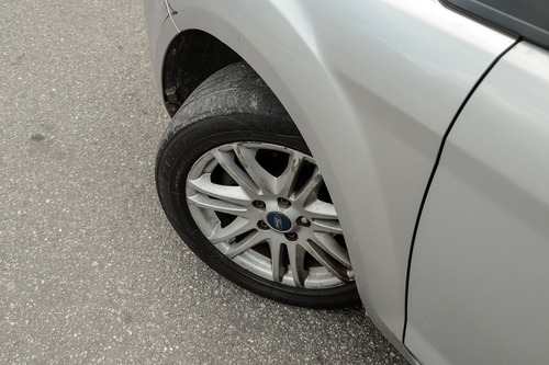 Ford Focus Sedan Glx 2.0 16v (flex)