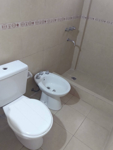 Imagen 5 de 15 de Amplio Departamento Monoambiente En Moron Norte