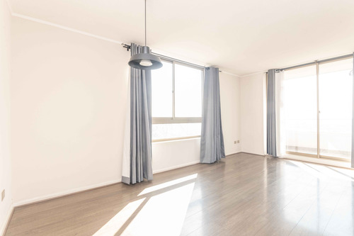 Edificio Av. Fernández Albano (1 Est.) Vista Poniente Piso