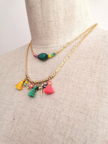 Imagen 2 de 2 de Collar Doble Cadena Con Dijes (m: 04c1)