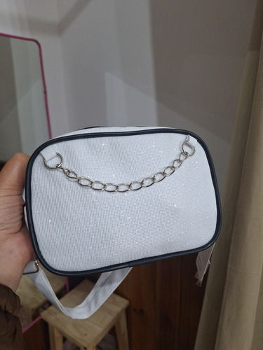 Cartera Tipo Bandolera Cuerina Para Colgar O Cruzar Blanco Brilloso Acero Blanco