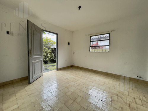 Casa Alquiler En Villa Ballester - Vivienda O Uso Comercial - 4 Amb, Jardín Y Garage