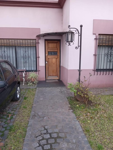 Imagen 2 de 12 de Cinco Ambientes A Cuatro Cuadras De La Estacion