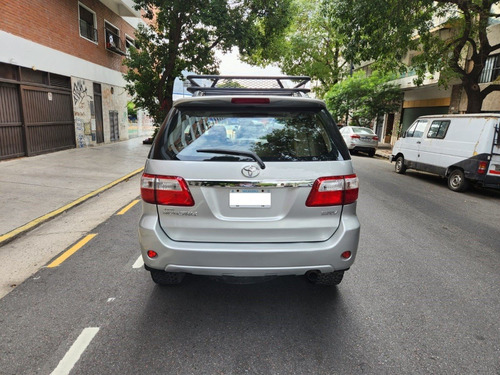 Imagen 5 de 13 de Toyota Sw4 3.0 L Srv 4x4 7 Asientos Muchos Accesorios!!