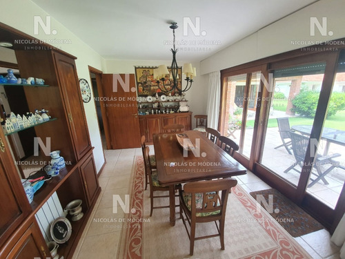 Hermosa Casa En Venta Zona Privilegiada.- Ref: 4179