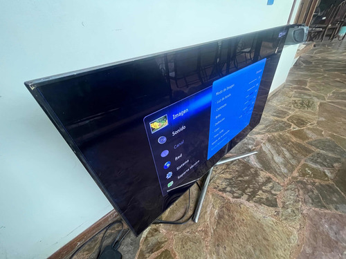 Imagen 2 de 10 de Tv Marca Samsung Modelo Un55d8000yf De 55 Pulgadas Con Rayas
