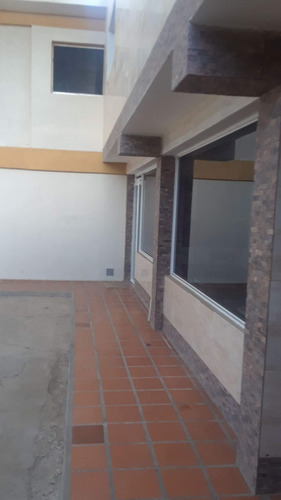 Imagen 5 de 9 de Venta De Galpon De 1800m2