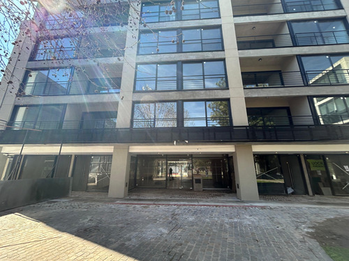 Local Comercial En Alquiler En Agora I, Camaño