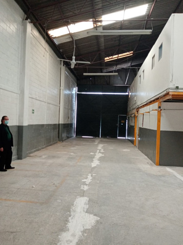 Bodega En Renta De 1200m2 En Total, Mezanine, Patio, Entrada Trailer
