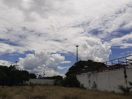 Amplio Terreno Plano, Parcelado Y Cercado Con Muro De Bloques.  Para Uso Comercial E Industrial - Encrucijada De Cagua-turmero,  Excelente Accesibilidad, Alto Tránsito Vehicular