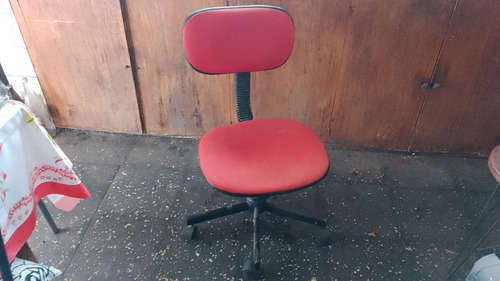 Silla De Escritorio Color Rojo Impecable Como Nueva