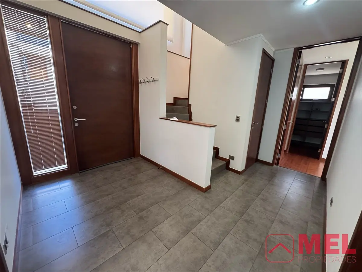 Imagen 2 de 29 de Casa En Venta De 4 Dorm. Mas Serv Chamisero Colina