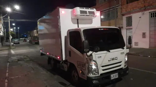 Vehículo De Carga Con Termoking Con Capacidad De 2 Toneladas
