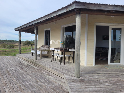 Casa Chalet En Venta En Carmelo, Colonia