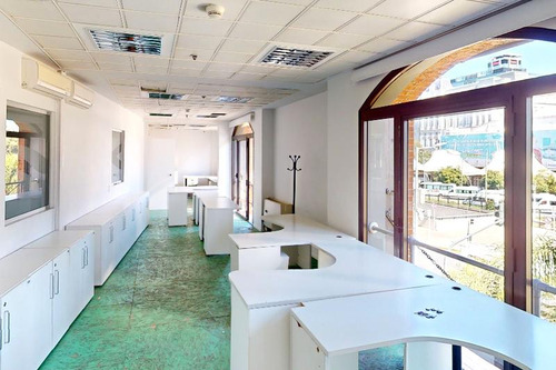 Excelente Oficina Con Vista Al Puerto Y A La Ciudad | Ubicación Estratégica | Muy Buen Estado