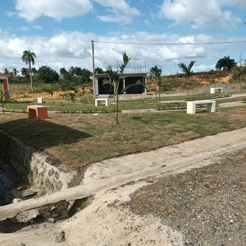 Imagen 21 de 24 de El Solar Perfecto Para Construir Su Casa Estas Aquí En Villa Mella