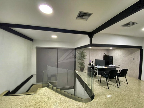 Imagen 4 de 9 de En Venta Galpón Y Oficinas En La Av. Principal De Colinas Del Neveri, Barcelona