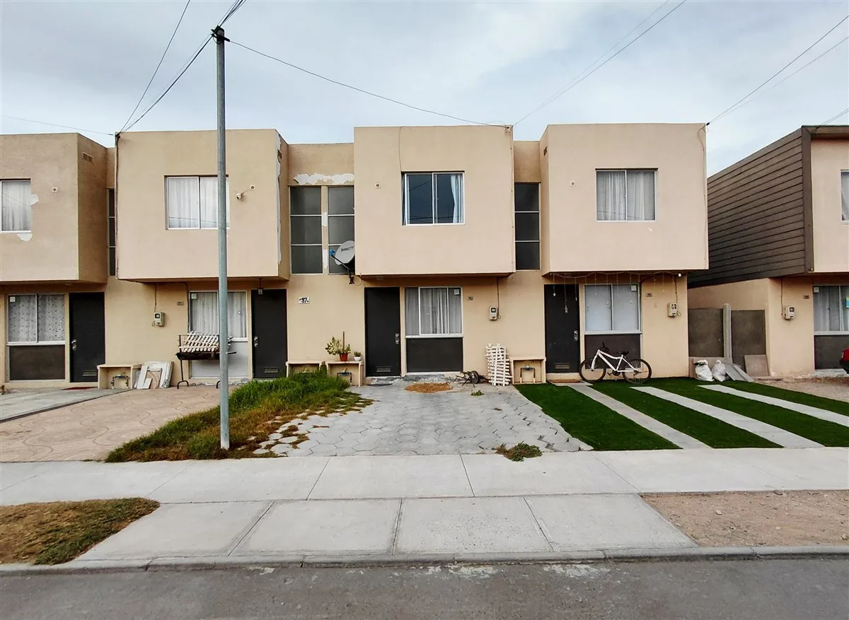 Imagen 1 de 11 de Casa En Venta En Condominio De 2d/1b La Serena, La Florida.