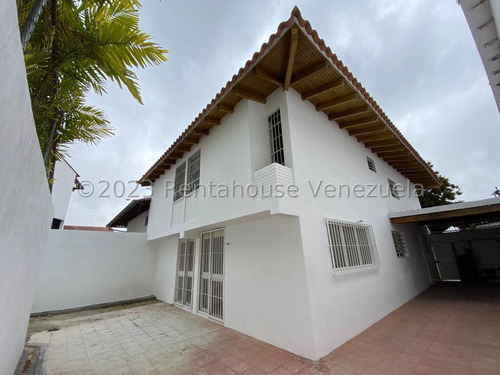 Casa En Venta 23-19581 En Los Palos Grandes 