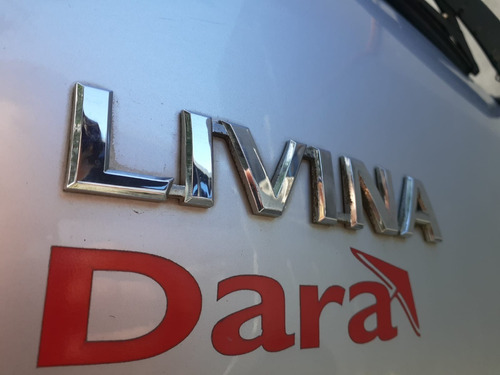 Imagem 4 de 15 de Nissan Livina