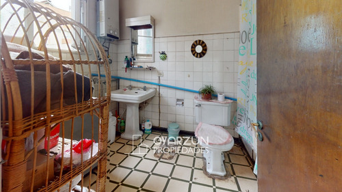 Casa En Venta De 4 Dormitorios Con Amplio Terreno De 510 M²