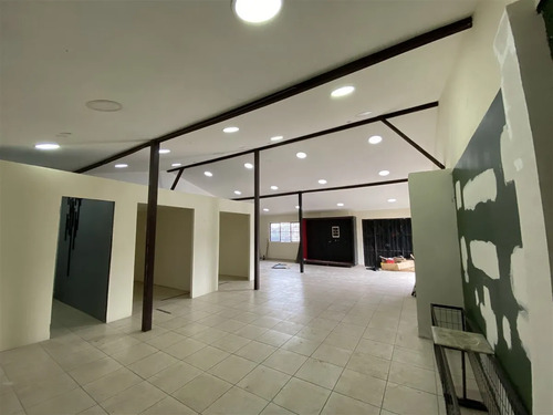 Se Arrienda Amplio Local Comercial En La Calera 