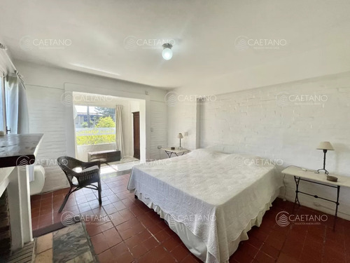 Venta Casa 5 Dormitorios. Montoya, La Barra.