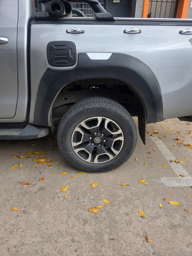 Toyota Hilux 4x4 Dc Srx 2.8 Tdi 6 At