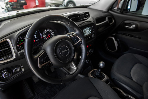 Jeep Renegade Sport 1.8 Manual - Car Cash
